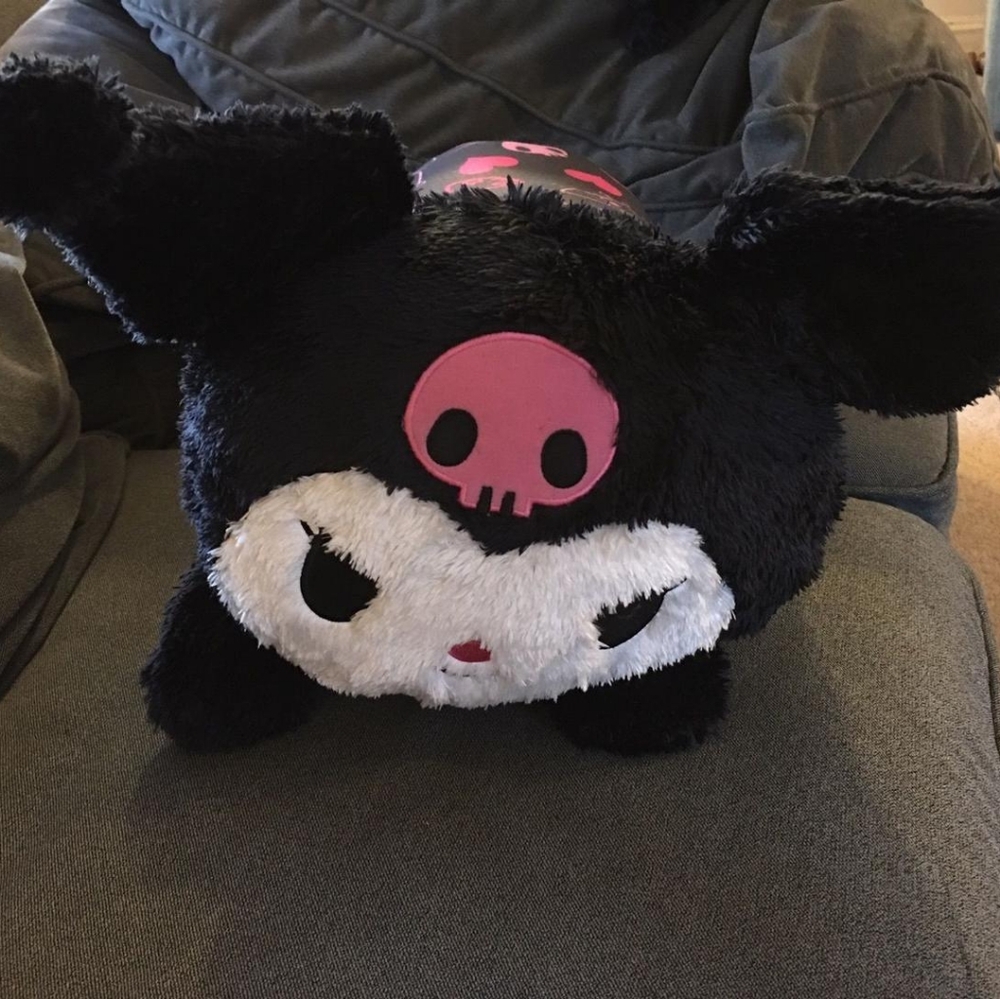 ISO Kuromi Rare 21" 2008 Fluffy Long Pillow